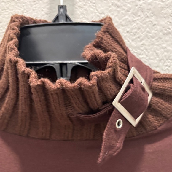 Vintage Yoki Brown Turtleneck Sweater with zippers and buckles - Picture 5 of 7